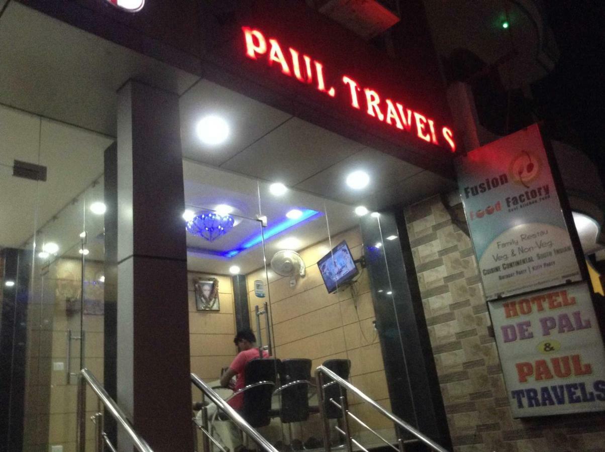 Adb Rooms Hotel De Pal Varanasi Esterno foto